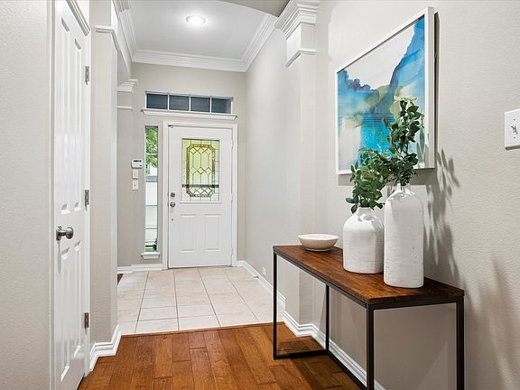 4th image of 120 Myrtle Cres