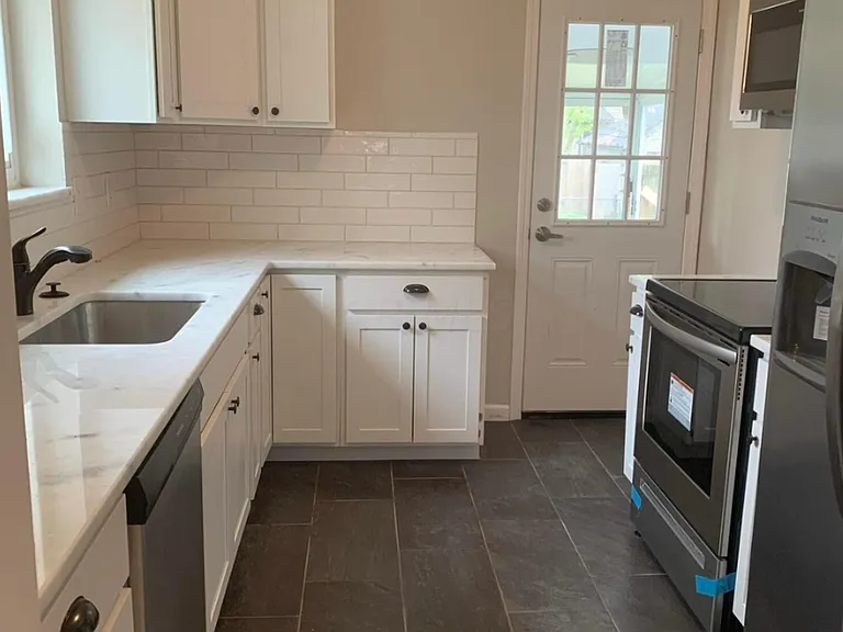 936 Lilley Ave — Photo 10