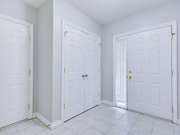2nd image of 5645 Hampshire Ln