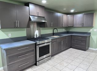 831 37th St #A, Emeryville, CA 94608
