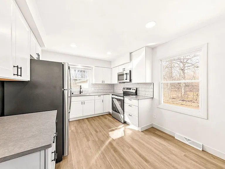 215-217 Pembroke Way (Townhouse) MyDwelling — Photo 7