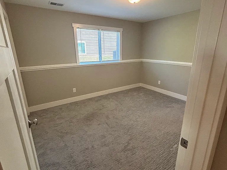 137 Clark St #137 — Photo 3