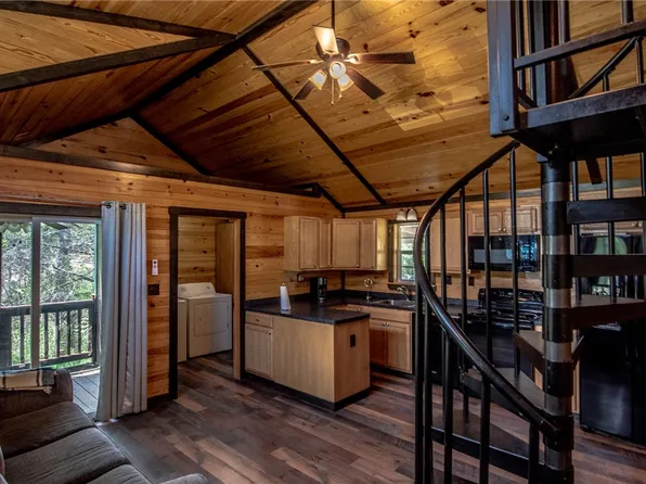 401 Berry Ln, Somerville, TX 77879