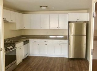 361 Hildreth St APT 24, Lowell, MA 01850