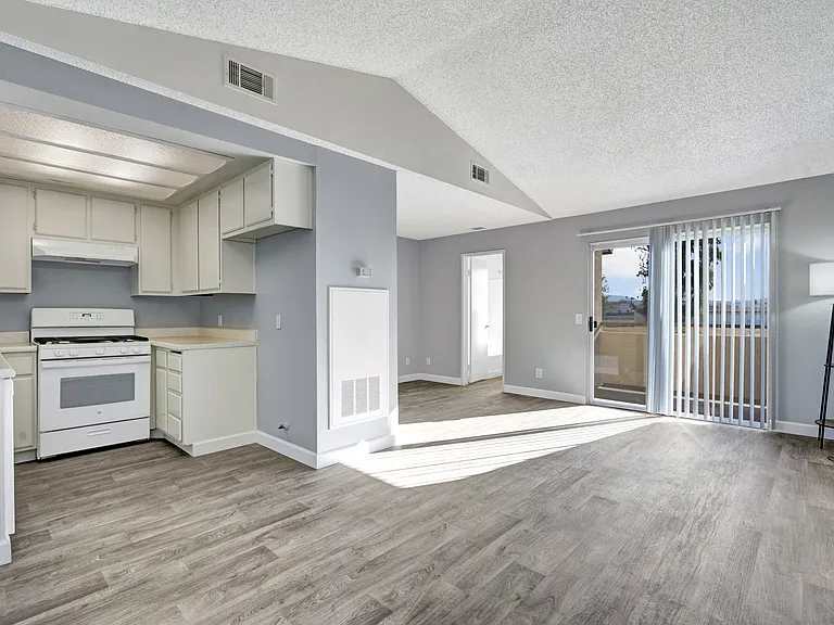 PepperTree Place — Photo 16