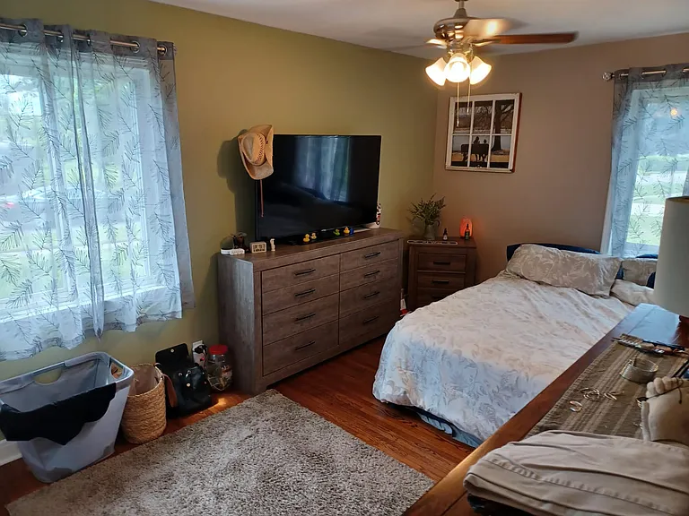 460 Columbia Ave — Photo 5