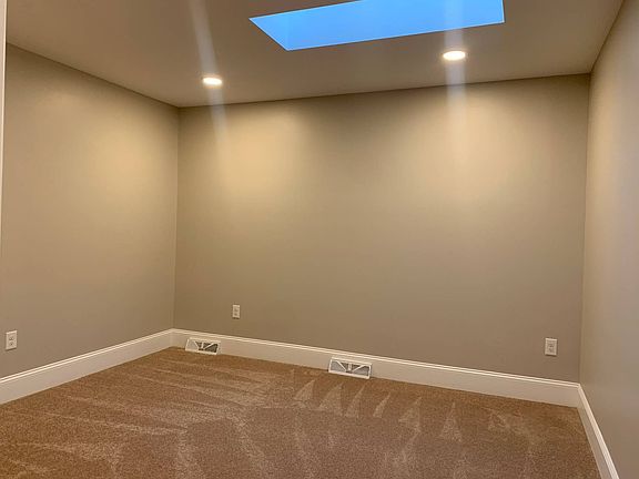 5th image of 10 Richmond St Floor 2