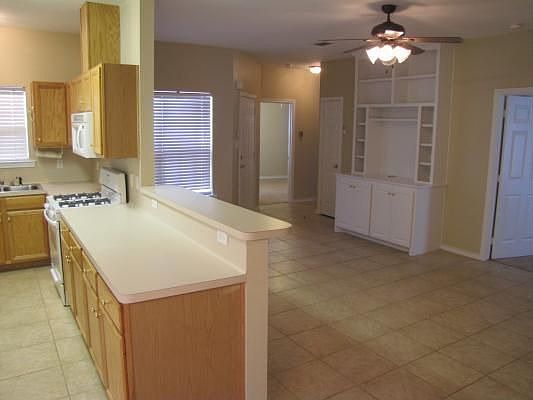 2nd image of 611 Townplace Dr