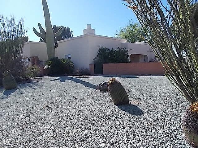 1st image of 1131 N Abrego Dr
