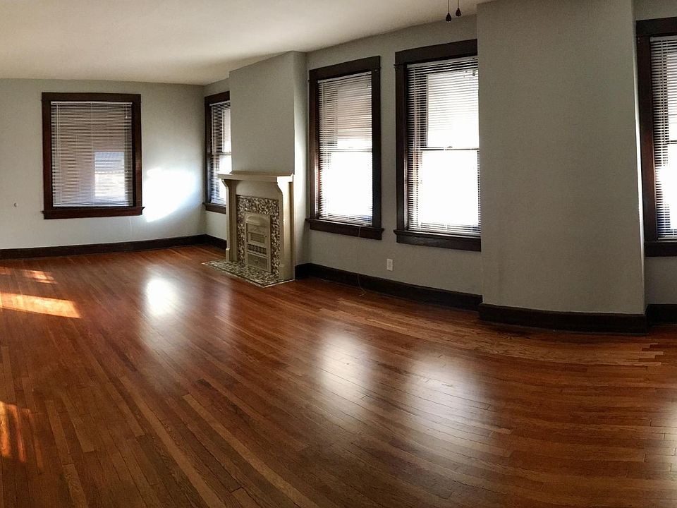 Panoramic living room