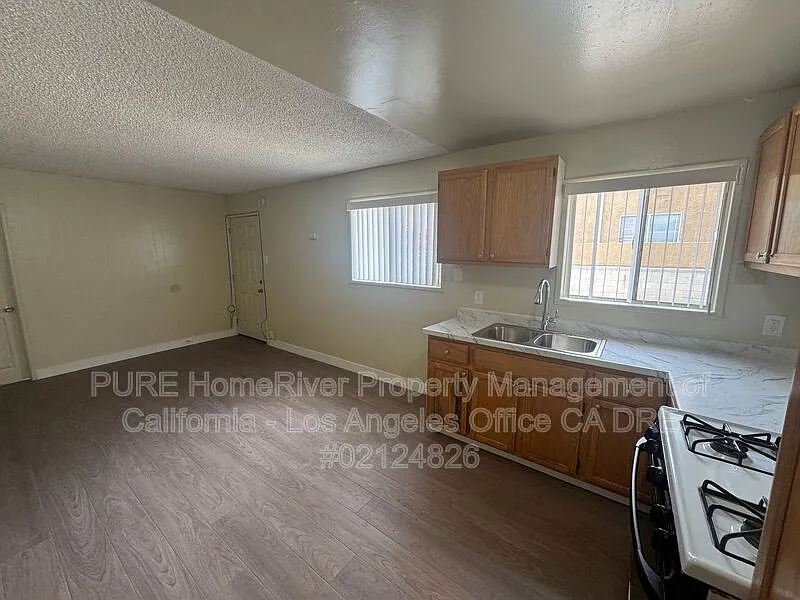 1 bed, 1.0 bath, 750 sqft, $1,645 — Photo 2