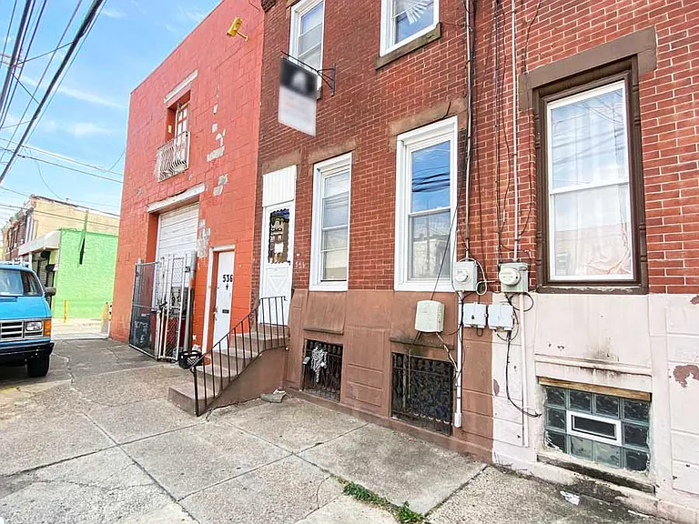 534 E Indiana Ave — Photo 28
