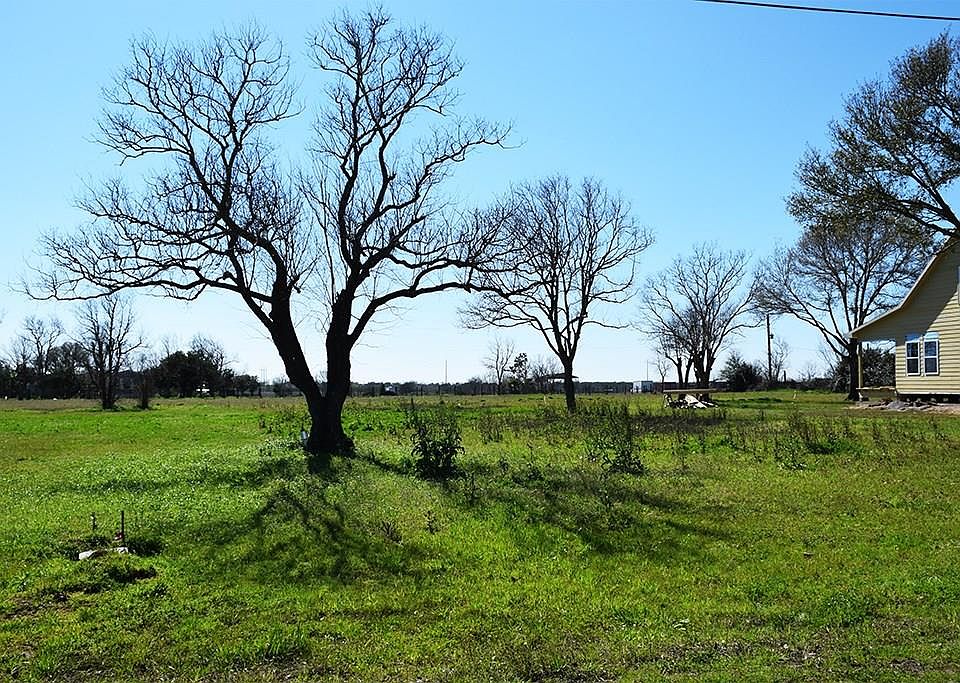 2nd image of 590 Acres Ln