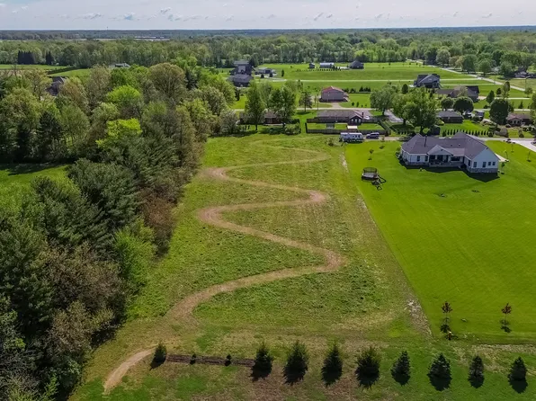 8620 Hutchinson Farms Ln, Indianapolis, IN 46259