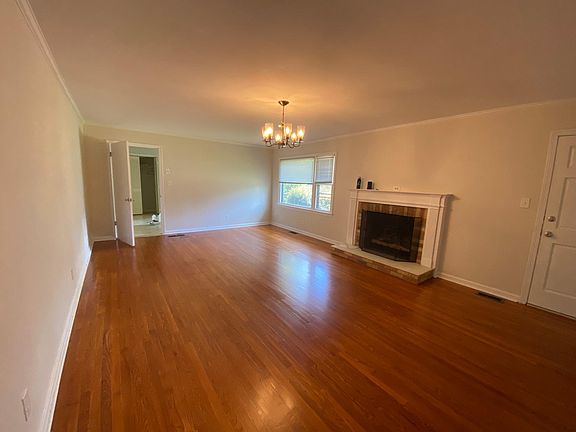 4th image of 2807 Stripling Dr