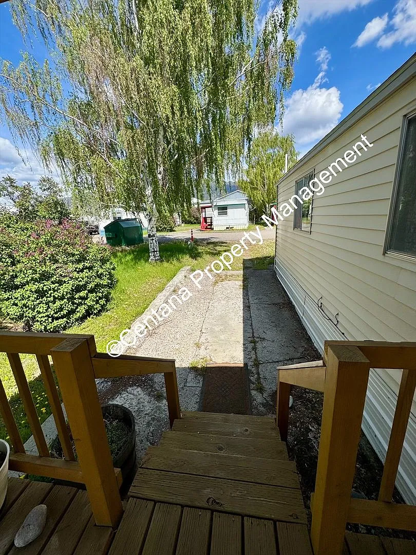 3 bedroom 2 bathroom mobile home off of Cobban in the Cobban Courts Trailer Park! — Photo 4