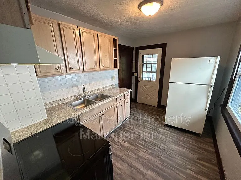 51 S Sperling Ave — Photo 11