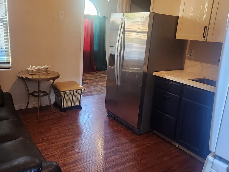 3915 Galiceno Dr #2 — Photo 2