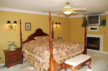 4th image of 10012 Brookemoor Ln