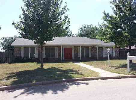 2nd image of 6 Sycamore Cir