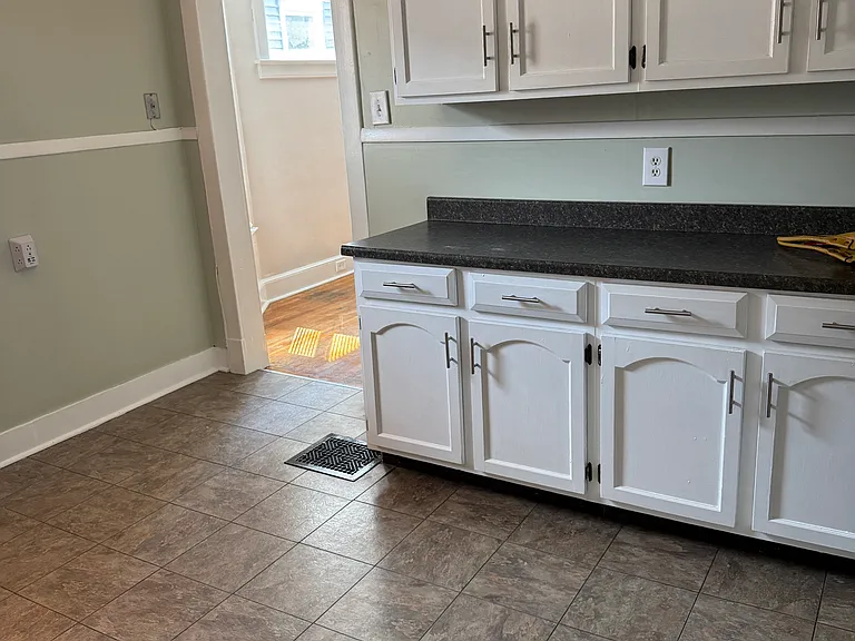 27 Euclid Ave #1 — Photo 9