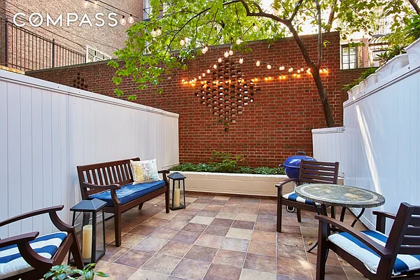 Sold by Compass | media 1