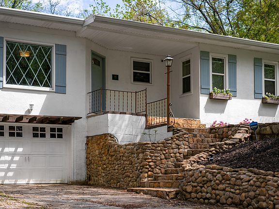 2nd image of 21 Dowlen Rd