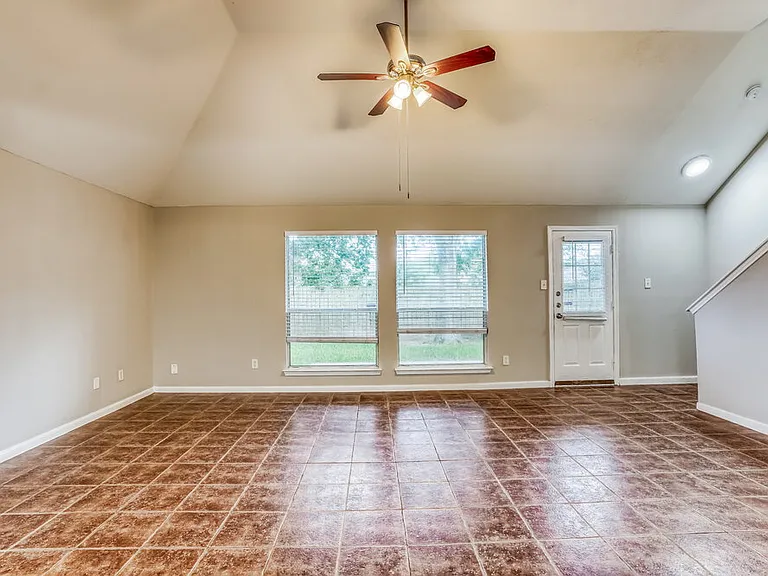 8238 Fuqua Gardens Dr — Photo 5