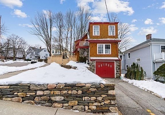 4th image of 61 Lincoln St #61