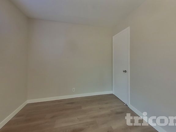 5th image of 240 Benjamin Ave