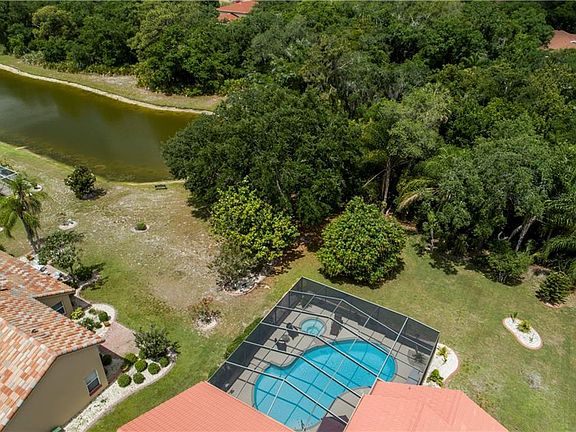 4th image of 2027 Berry Roberts Dr