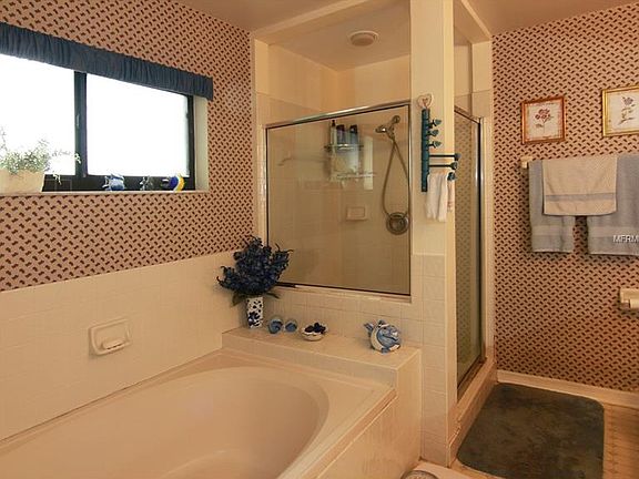 5th image of 2734 Horseshoe Dr