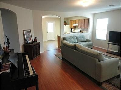 Spacious Living Room with brand new laminate flooring...wow that