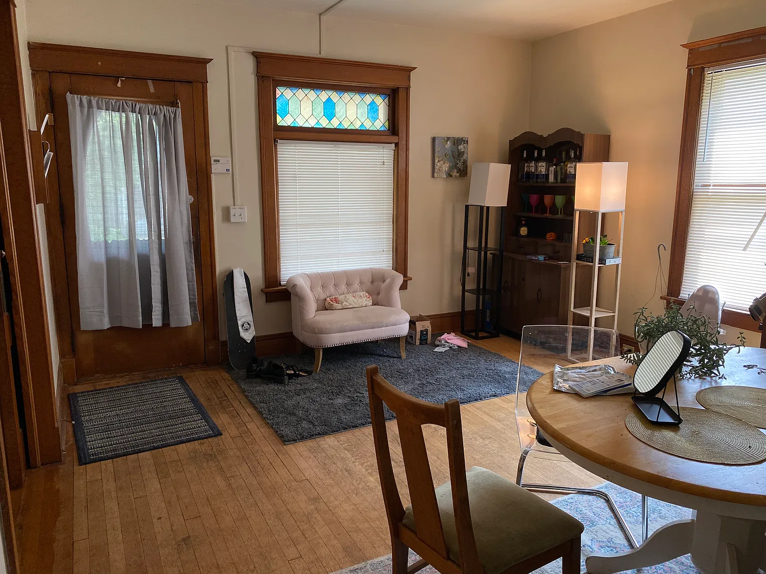 4 bed, 2200 sqft, $3,000 — Photo 4