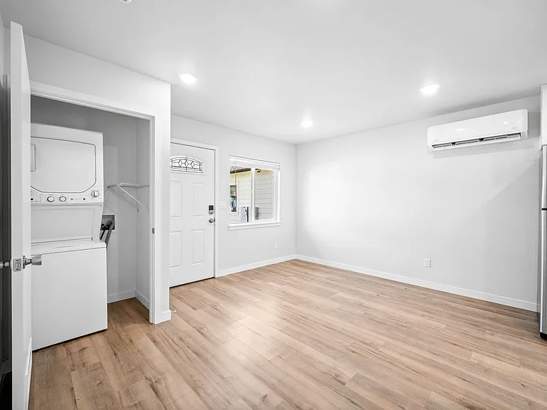 5240 NE 89th Ave — Photo 6