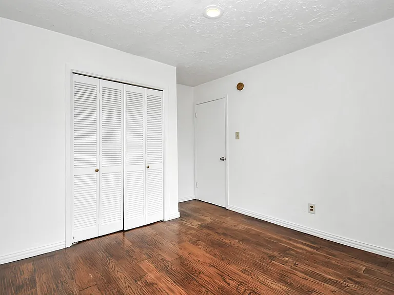 10131 Kent Towne Ln — Photo 6