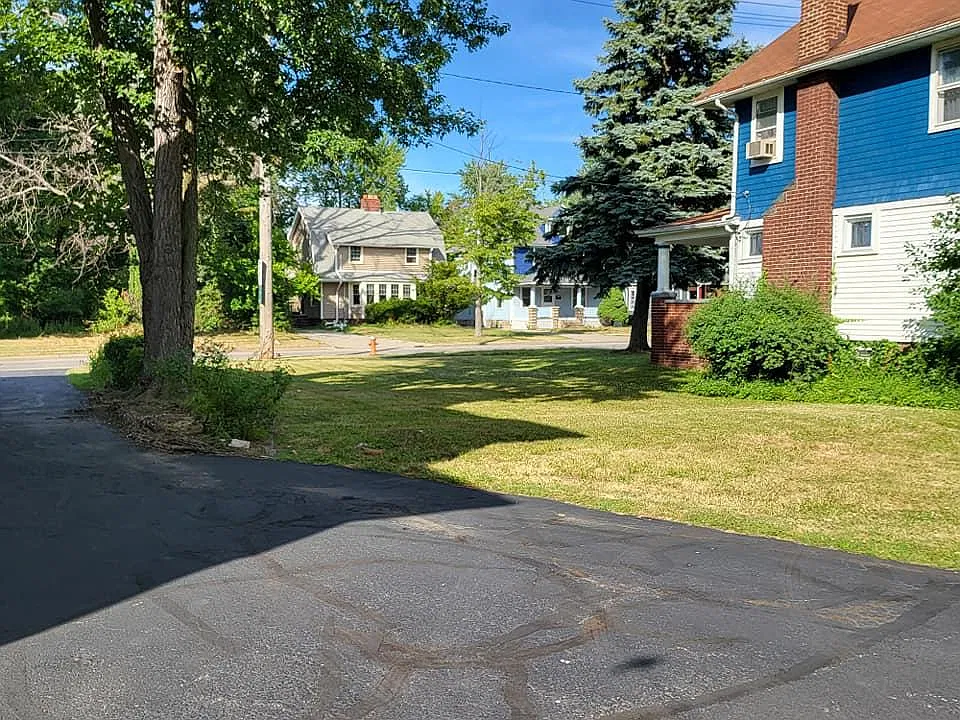 2 bed, 1354 sqft, $950 — Photo 4