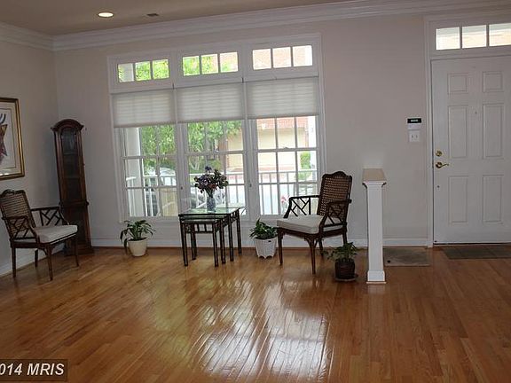 5th image of 408 Oak Knoll Ter