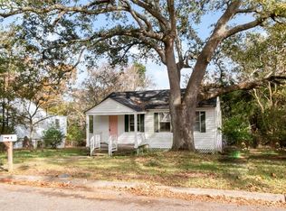 6 Ryan St, Chickasaw, AL 36611