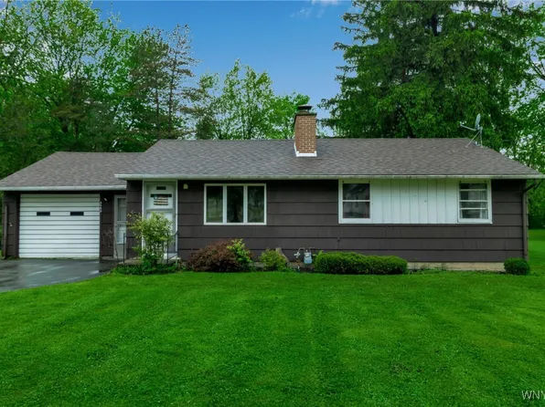 5080 Salt Rd, Clarence, NY 14031