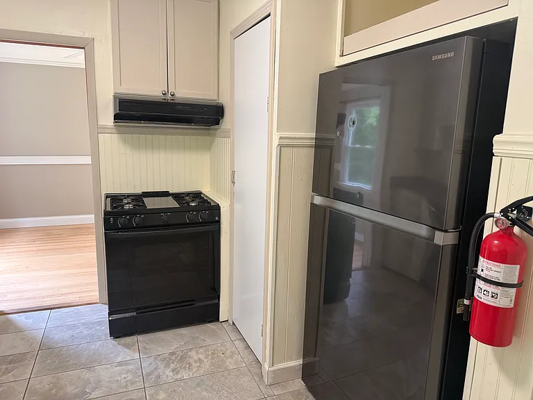 144 Belmont Rd — Photo 9