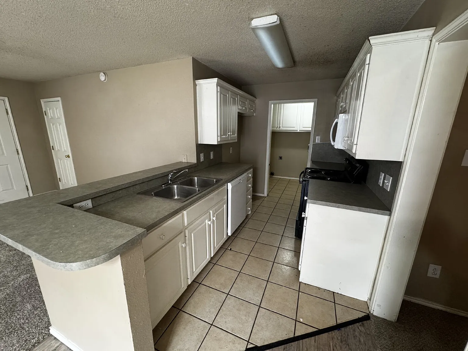 2 bed, 2.0 bath, 1150 sqft, $1,000 — Photo 4