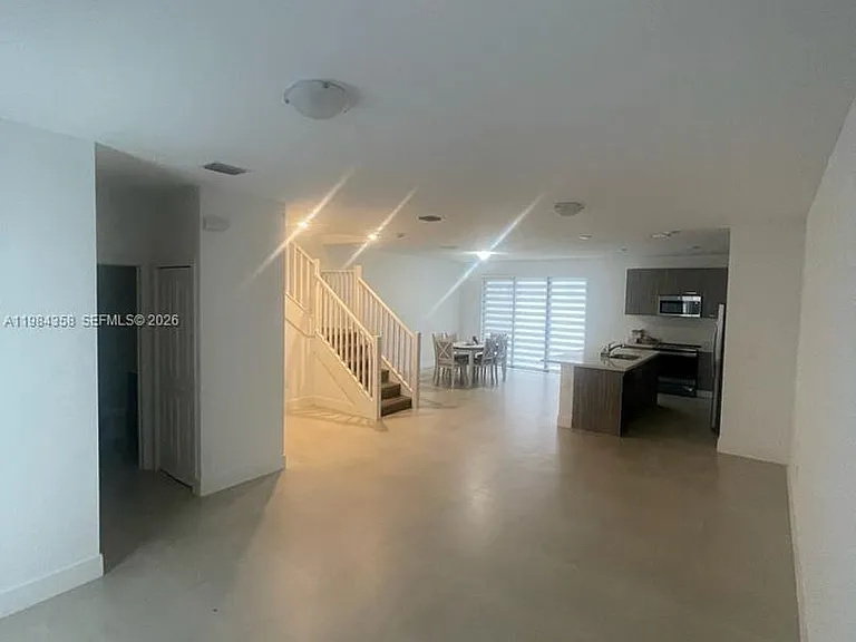 13637 SW 157th Pl — Photo 3