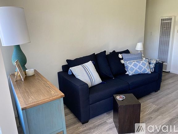 4th image of 928 Chalcedony St #928