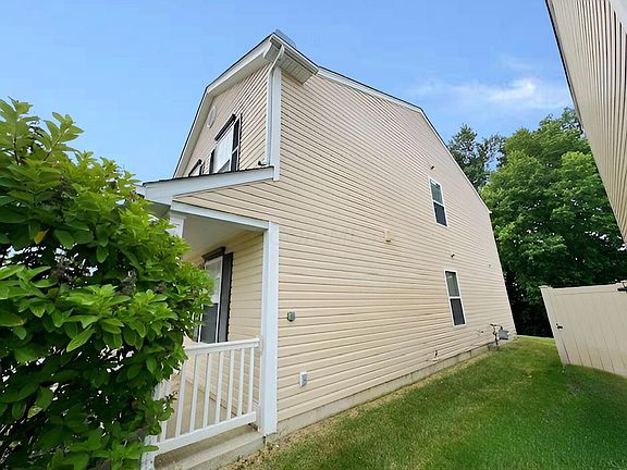 2nd image of 427 Wellsleyglen Dr