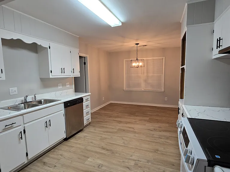 1210 Arbor Ave SW — Photo 10