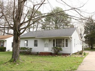 805 N Almond St, Carbondale, IL 62901
