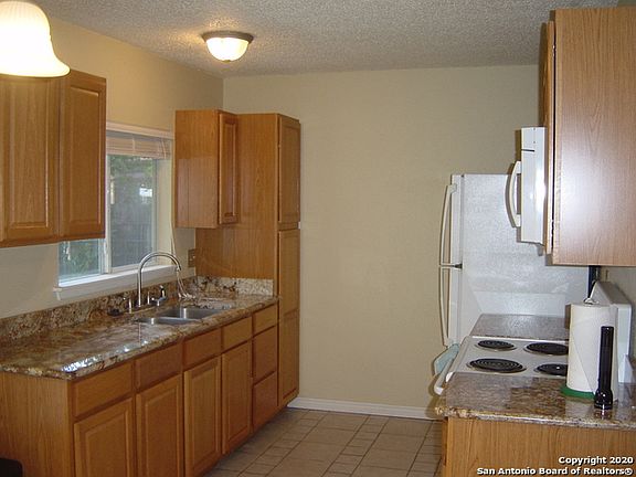 5th image of 10815 Green Hollow St