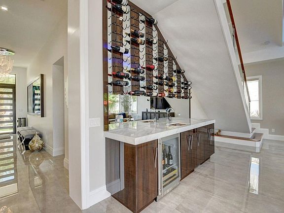 3rd image of 255 NE 3rd Court