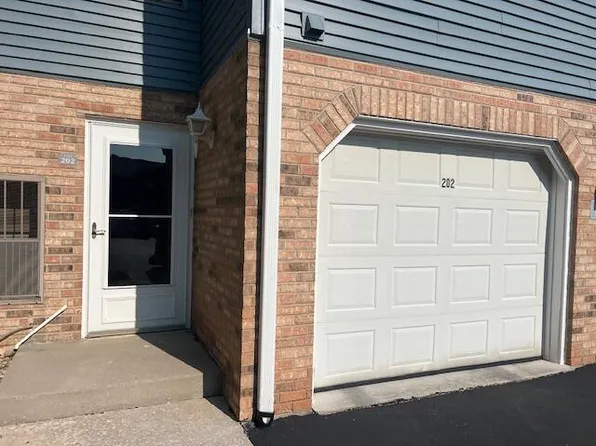 1315 Sunnyslope Dr, Racine, WI 53406